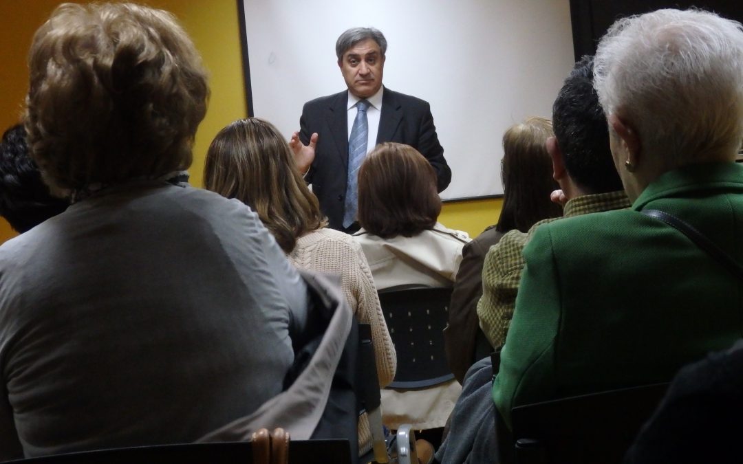 La Historia y la manipulación, según José Luis Corral